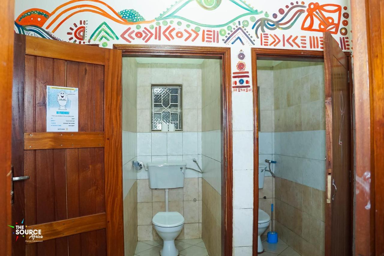 The Five Horsemen Hostel Καμπάλα Εξωτερικό φωτογραφία