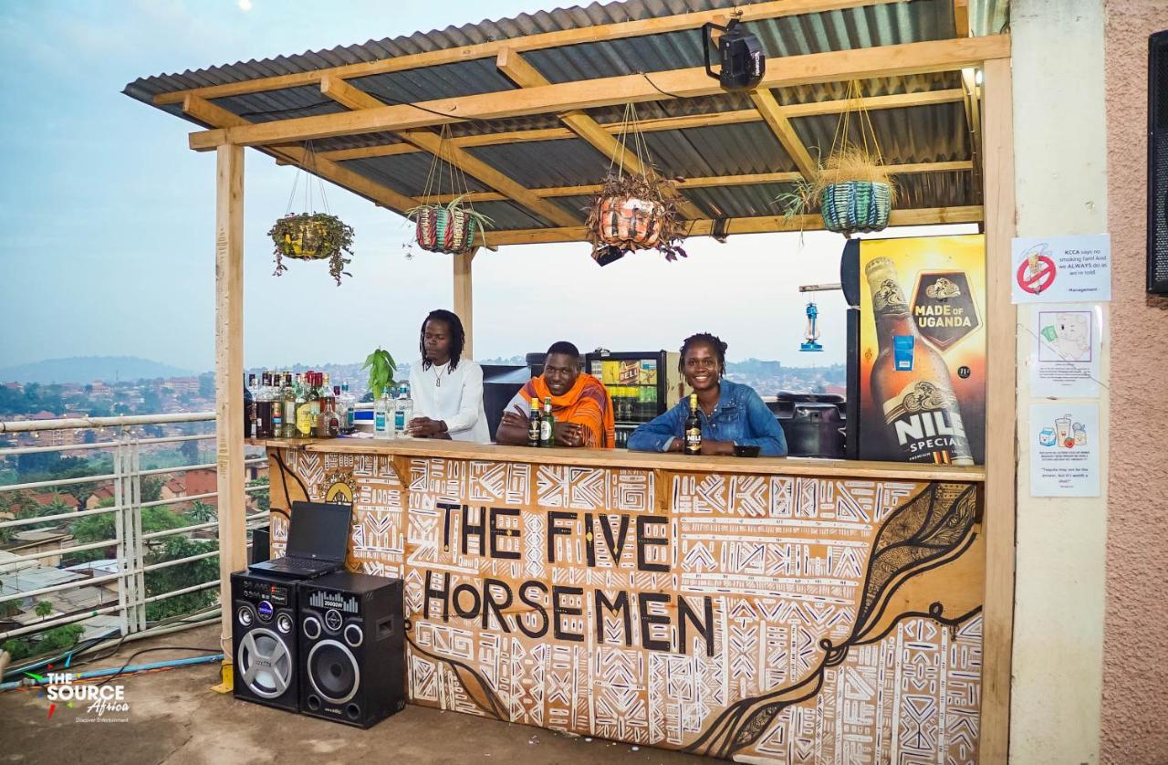The Five Horsemen Hostel Καμπάλα Εξωτερικό φωτογραφία